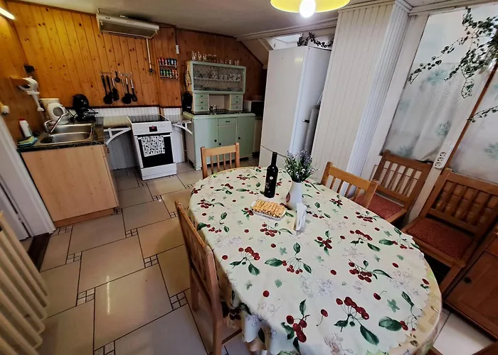 Csaladi Vendeghaz 公寓 *