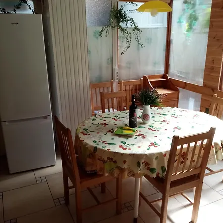 Appartement Csaladi Vendeghaz Eger