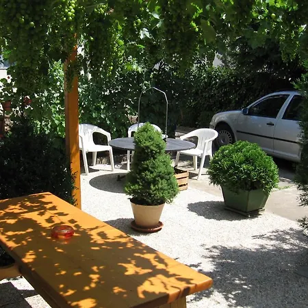 Csaladi Vendeghaz Eger