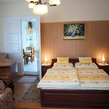 Csaladi Vendeghaz Appartement