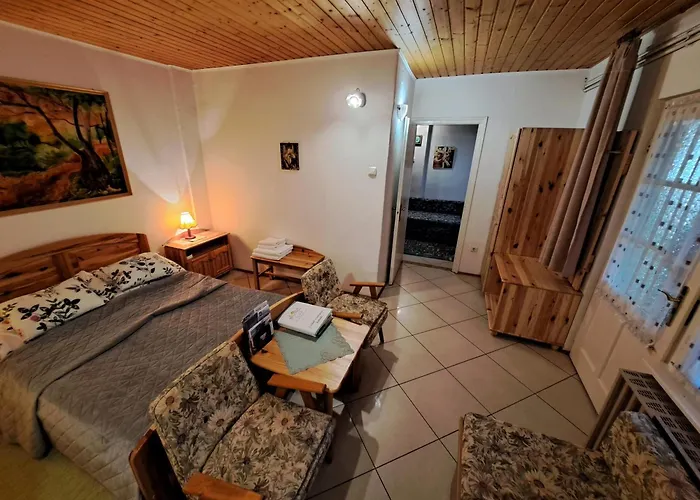 Csaladi Vendeghaz Apartment